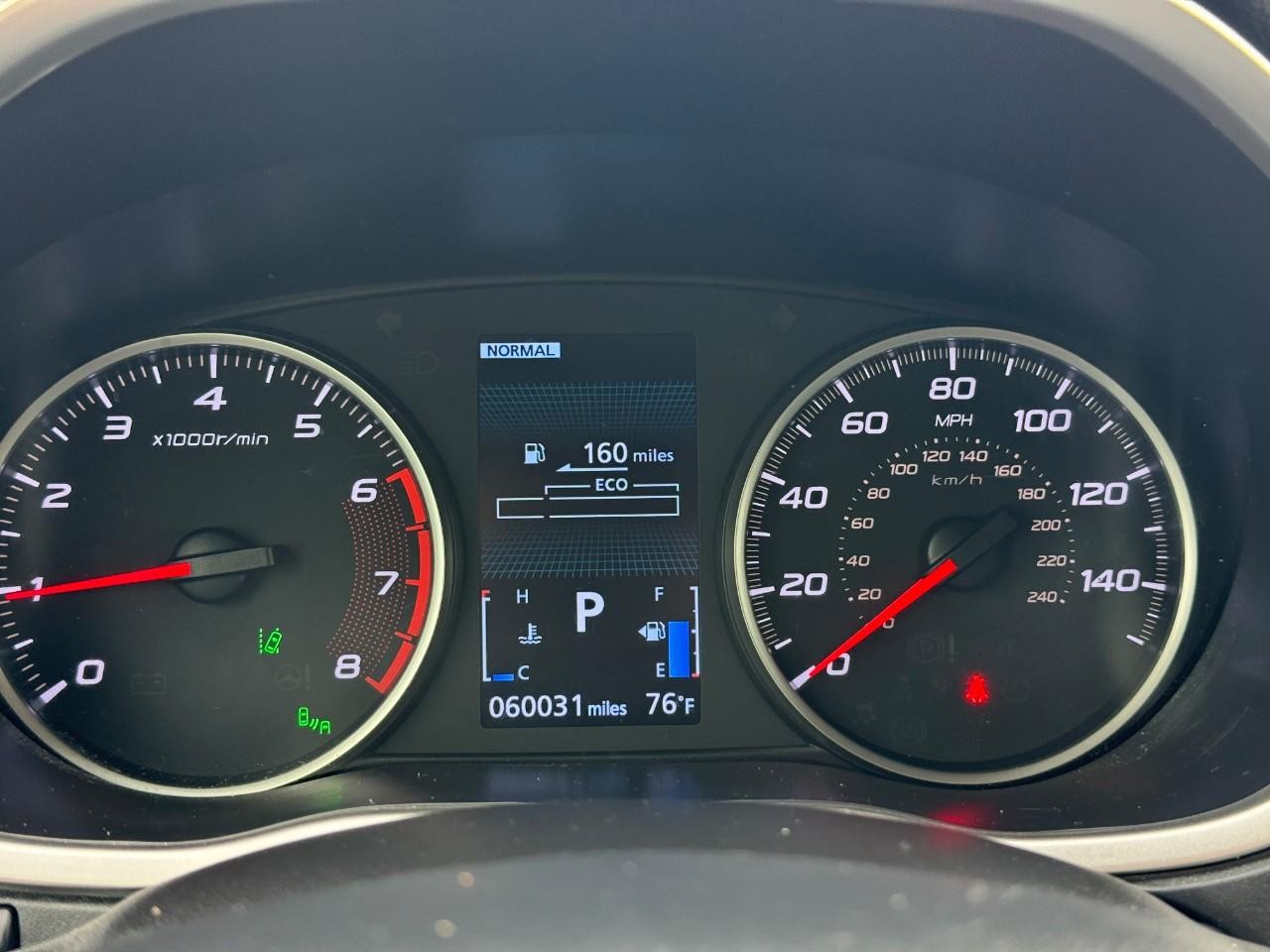 Mitsubishi Eclipse Cross Vehicle Full-screen Gallery Image 24