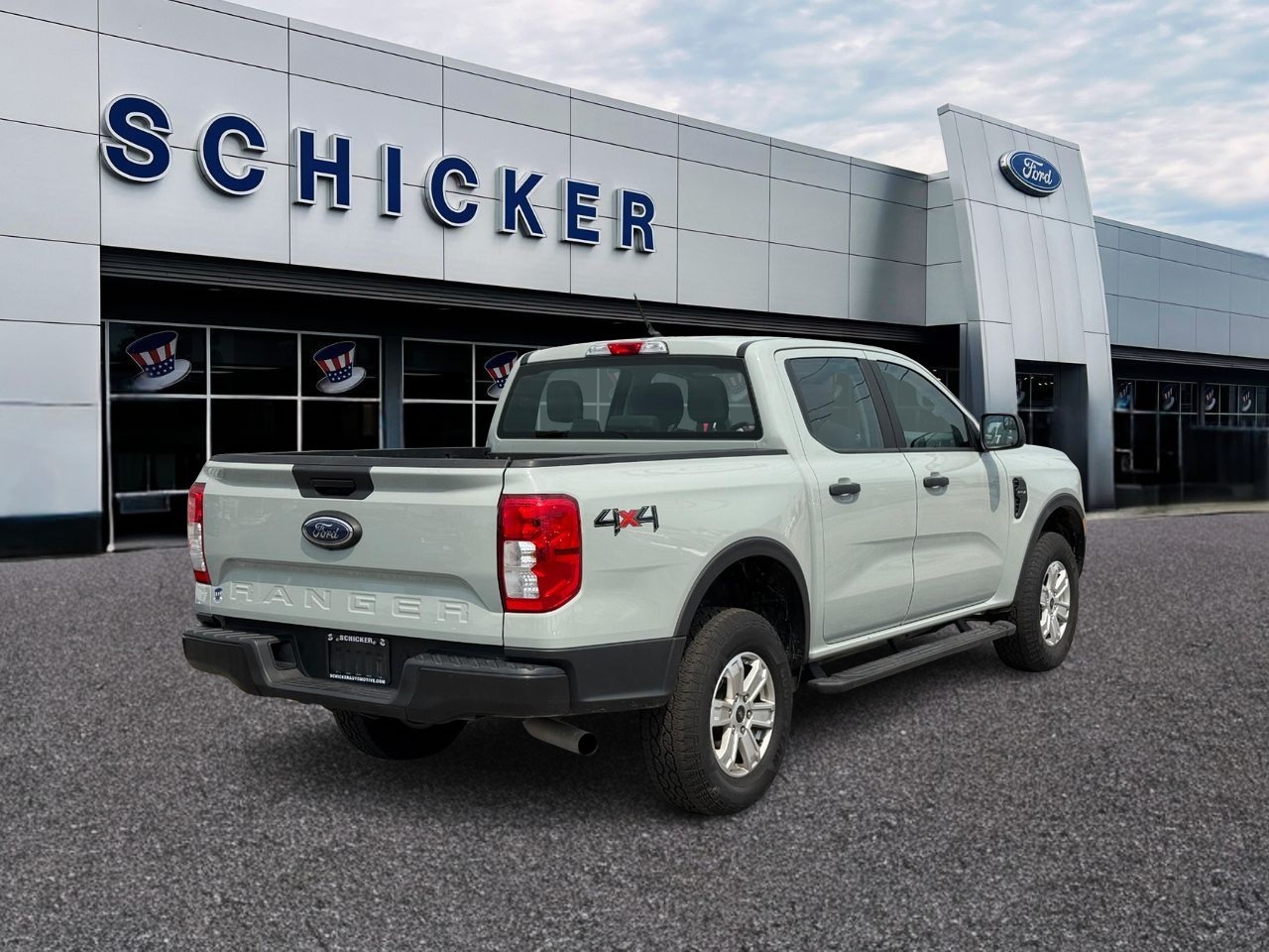 Ford Ranger Vehicle Full-screen Gallery Image 02