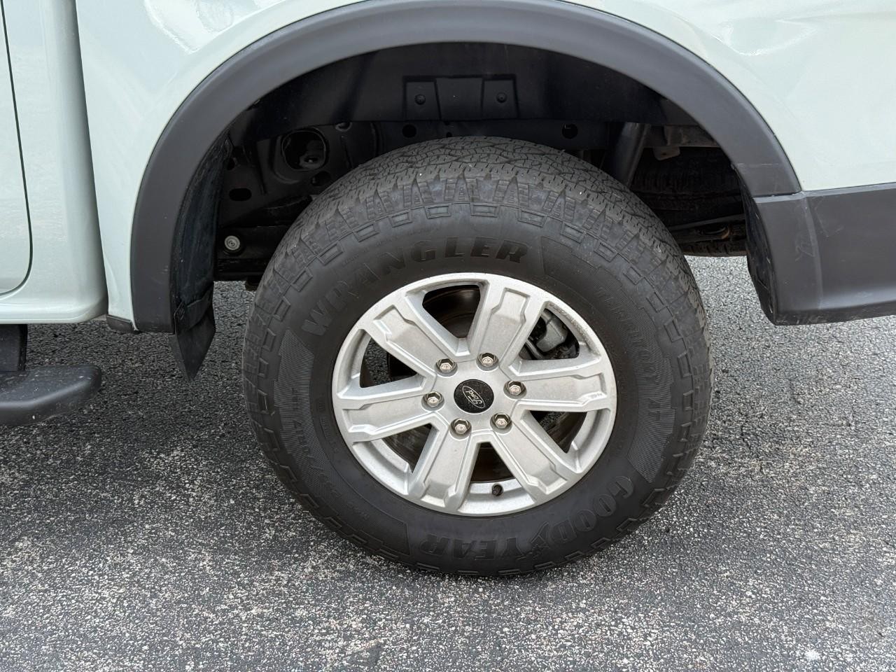 Ford Ranger Vehicle Full-screen Gallery Image 06