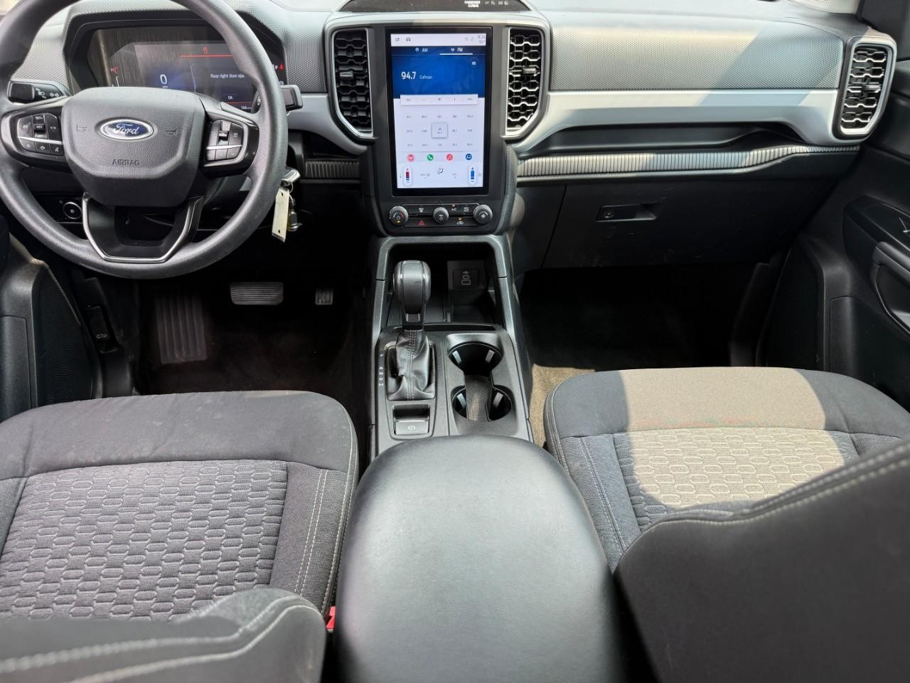 Ford Ranger Vehicle Full-screen Gallery Image 11