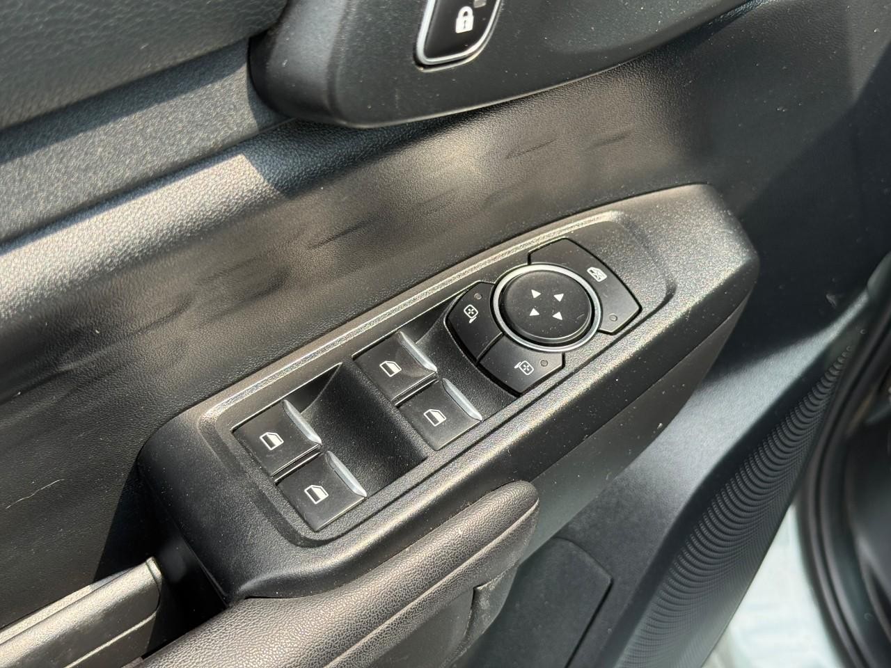 Ford Ranger Vehicle Full-screen Gallery Image 16