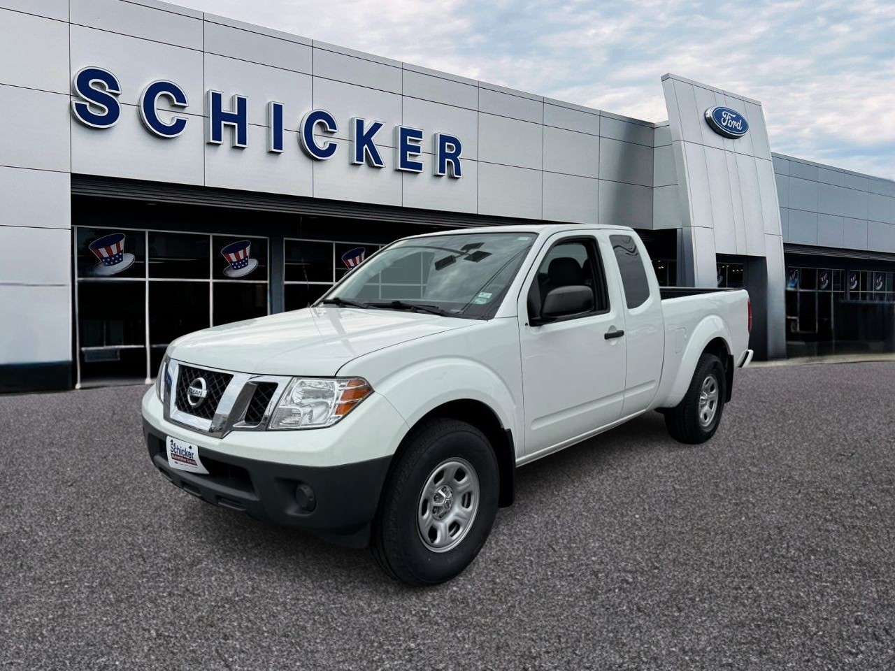 Nissan Frontier Vehicle Full-screen Gallery Image 04
