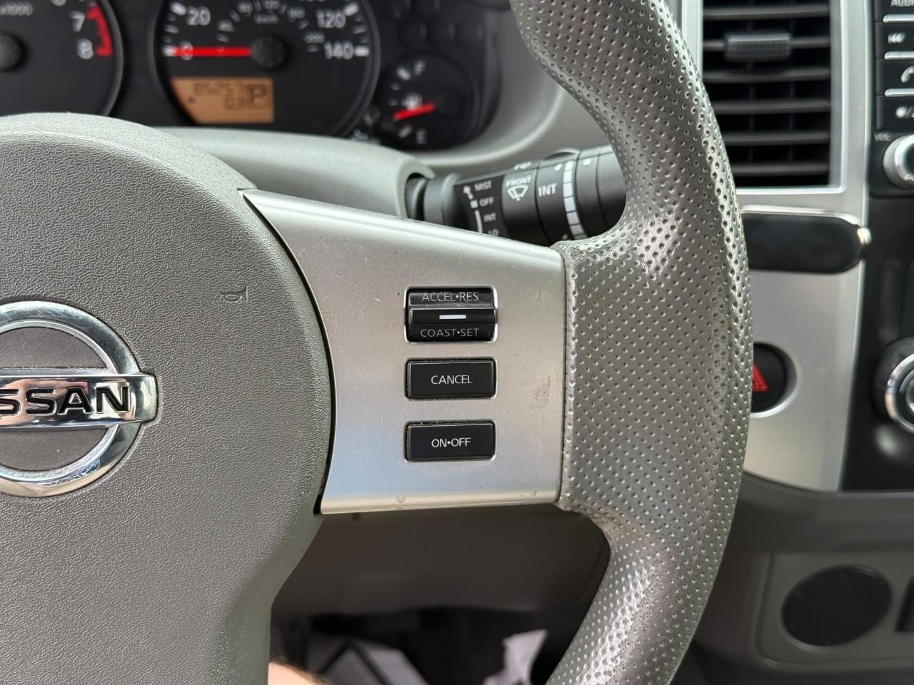 Nissan Frontier Vehicle Full-screen Gallery Image 14