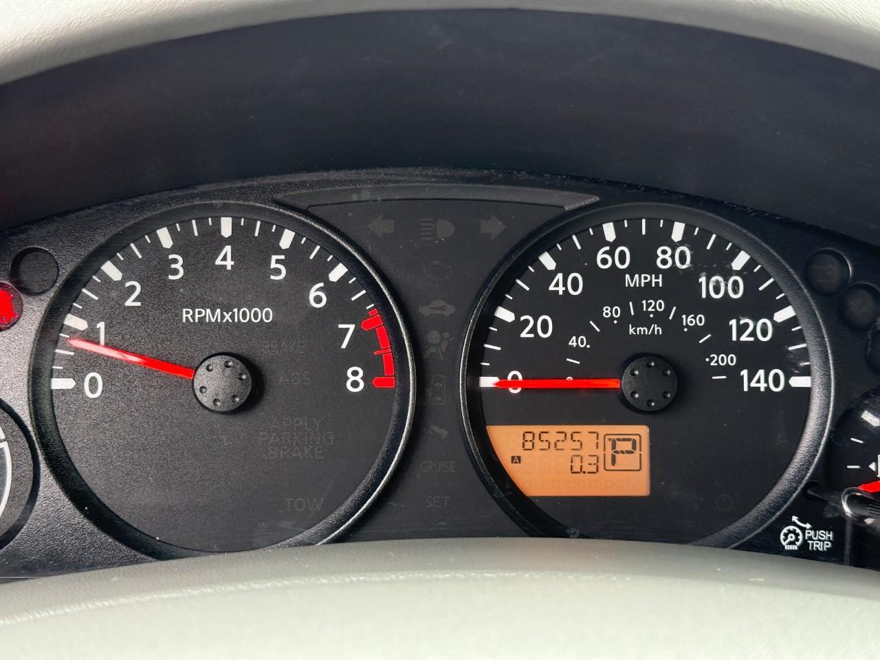 Nissan Frontier Vehicle Full-screen Gallery Image 15