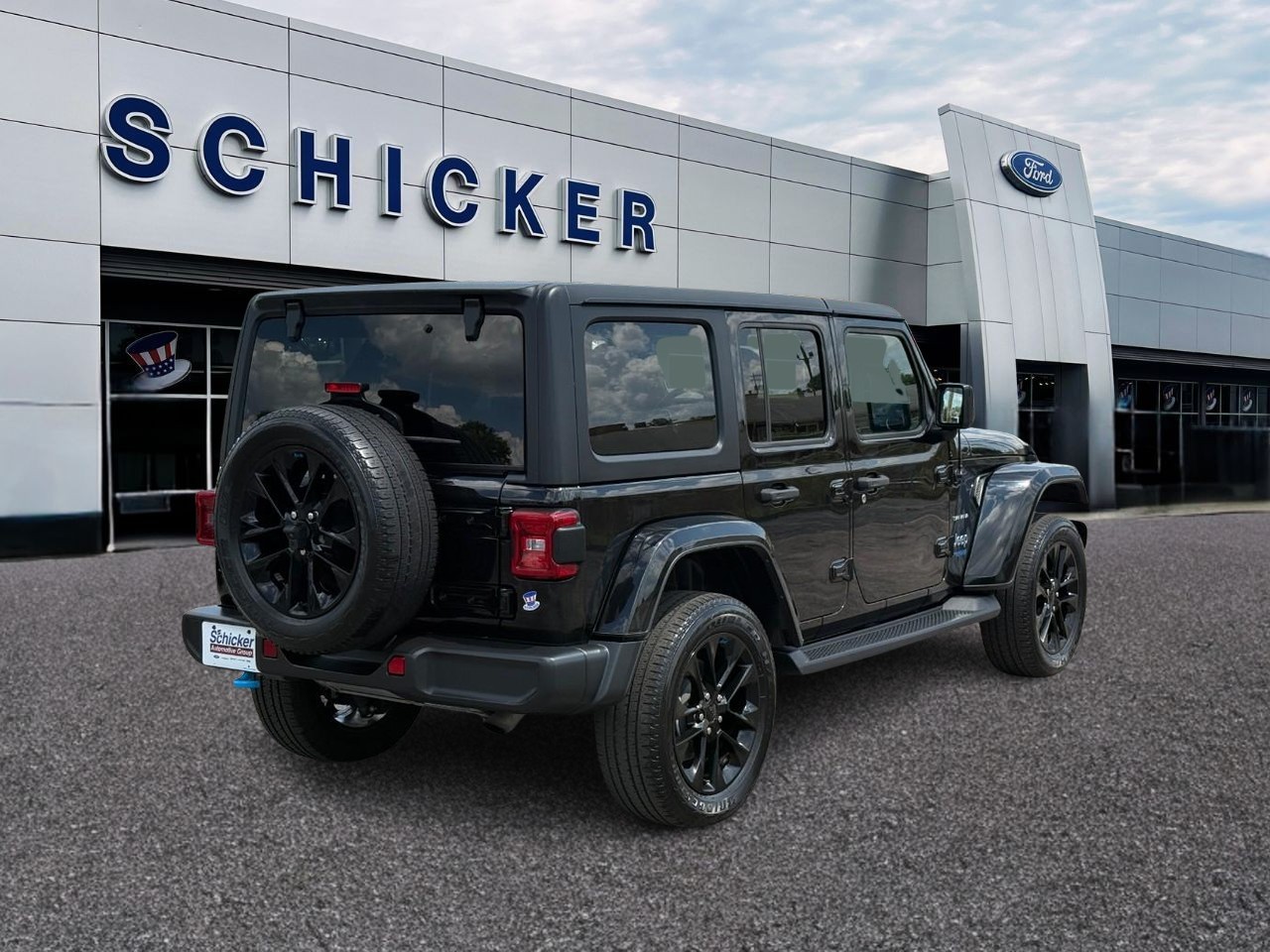 Jeep Wrangler 4xe Vehicle Full-screen Gallery Image 02