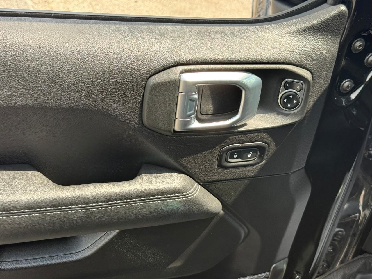 Jeep Wrangler 4xe Vehicle Full-screen Gallery Image 15