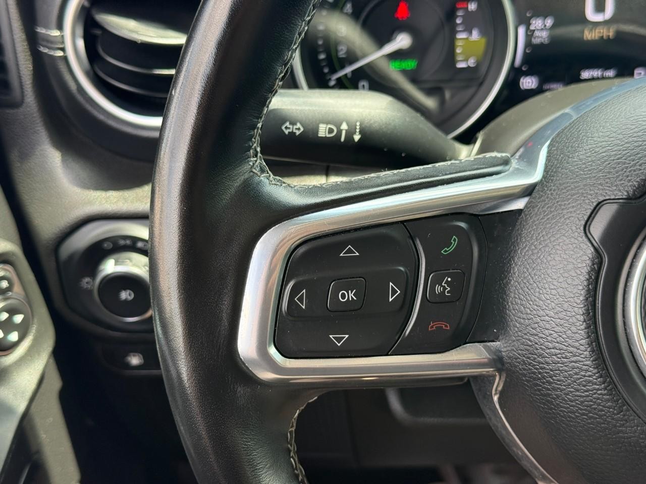Jeep Wrangler 4xe Vehicle Full-screen Gallery Image 18