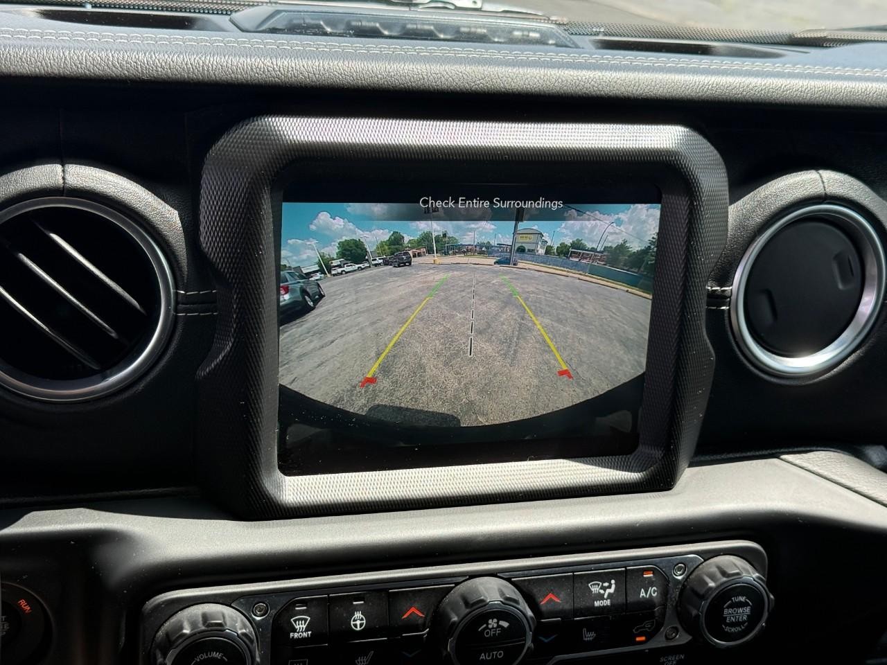 Jeep Wrangler 4xe Vehicle Full-screen Gallery Image 23