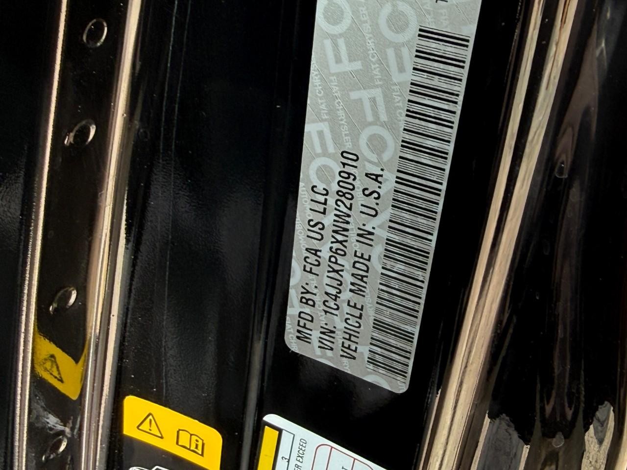 Jeep Wrangler 4xe Vehicle Full-screen Gallery Image 24