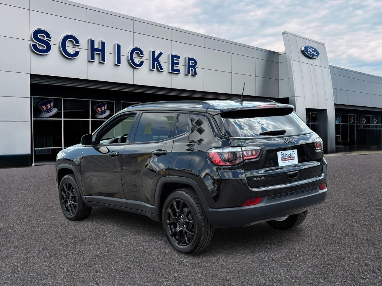 Jeep Compass Vehicle Full-screen Gallery Image 03