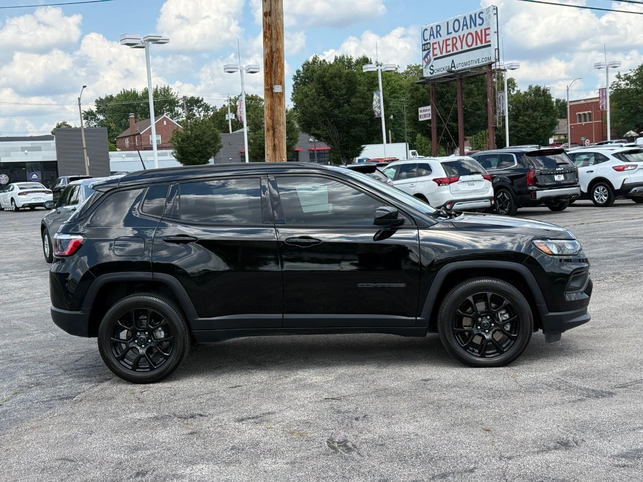 Jeep Compass Vehicle Full-screen Gallery Image 05