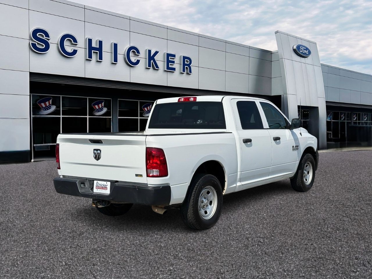 Ram 1500 Vehicle Full-screen Gallery Image 03