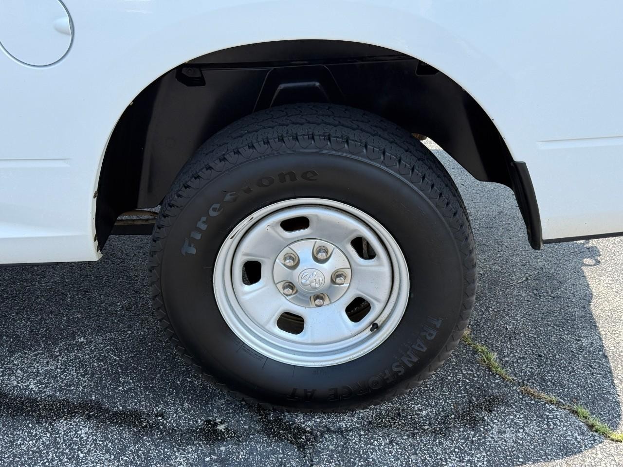 Ram 1500 Vehicle Full-screen Gallery Image 09