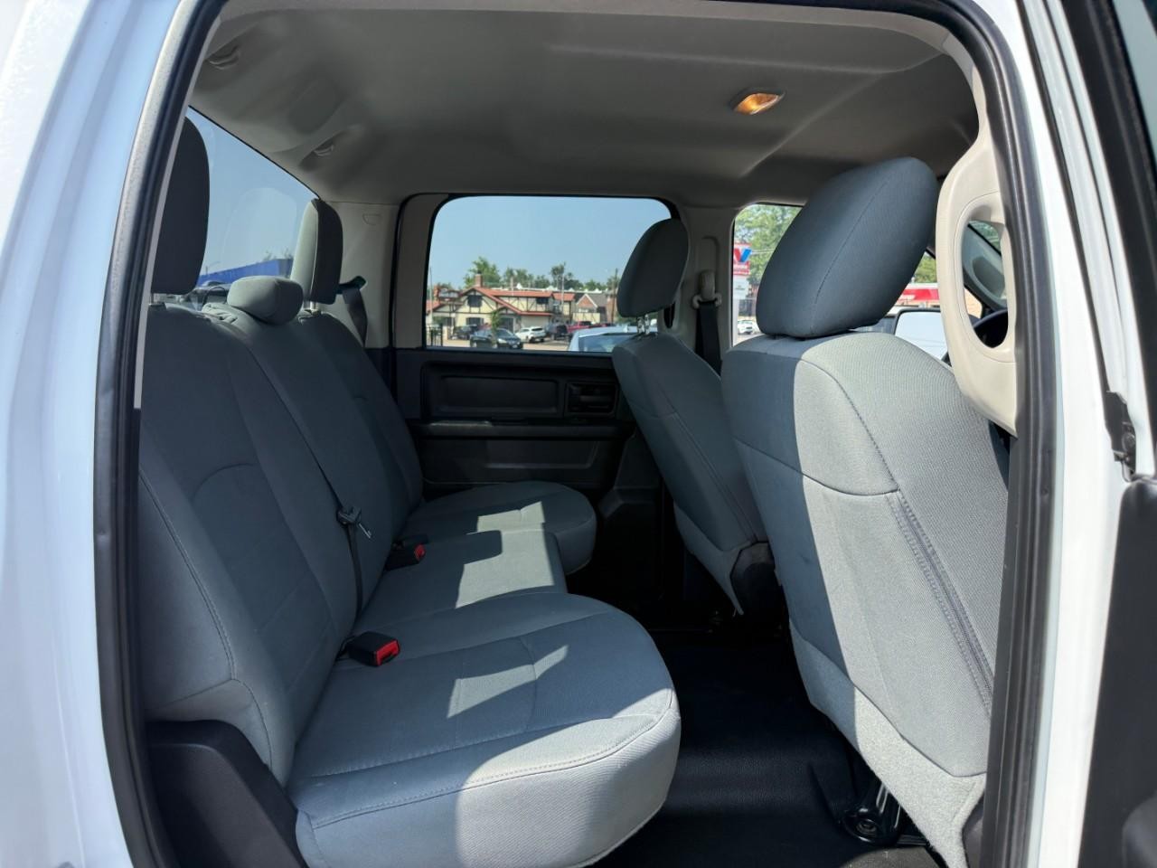 Ram 1500 Vehicle Full-screen Gallery Image 10