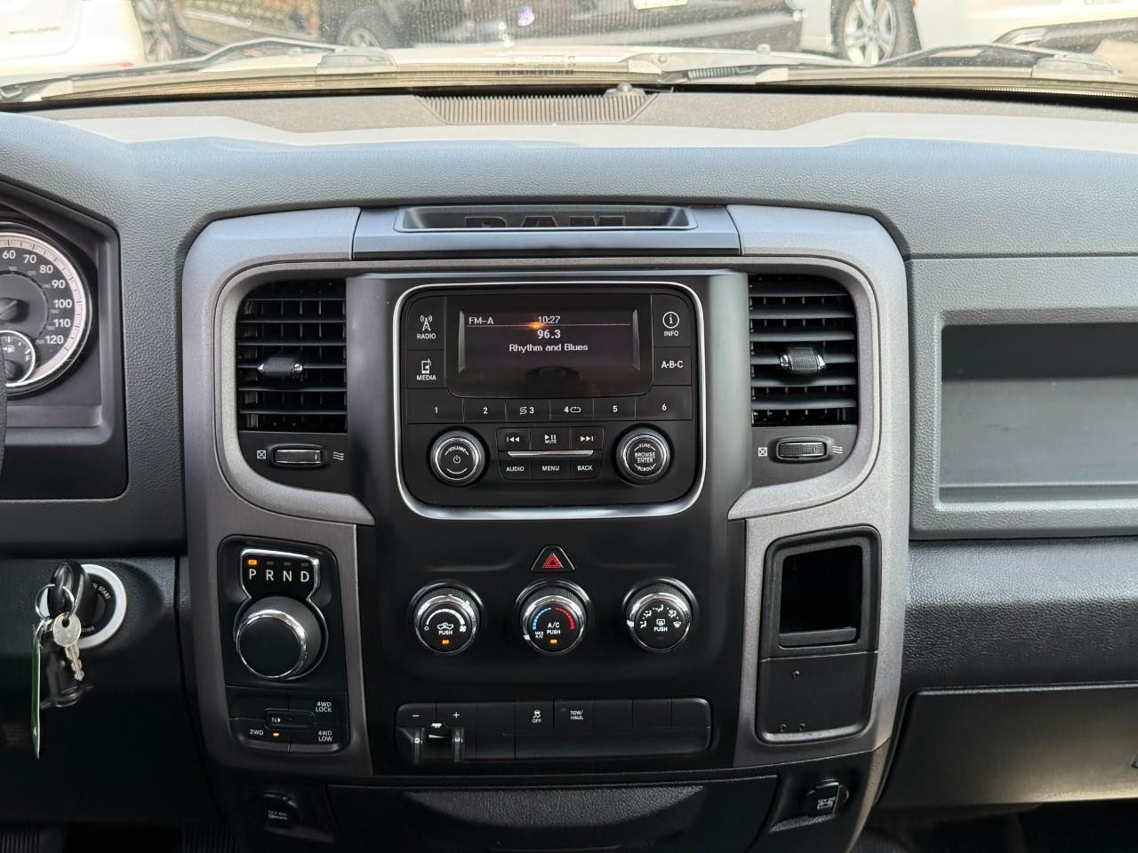 Ram 1500 Vehicle Full-screen Gallery Image 13