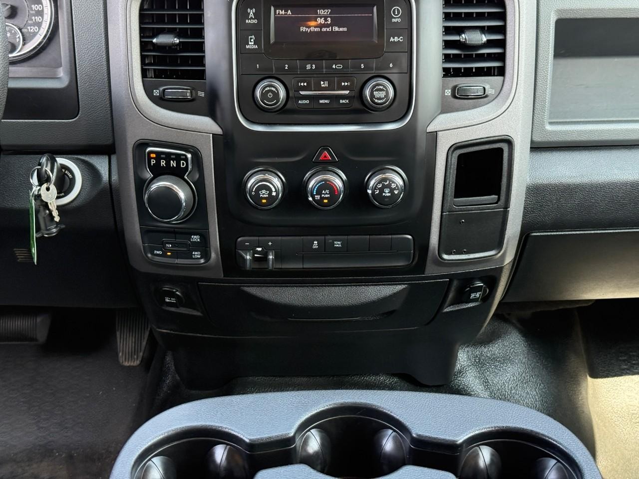 Ram 1500 Vehicle Full-screen Gallery Image 14