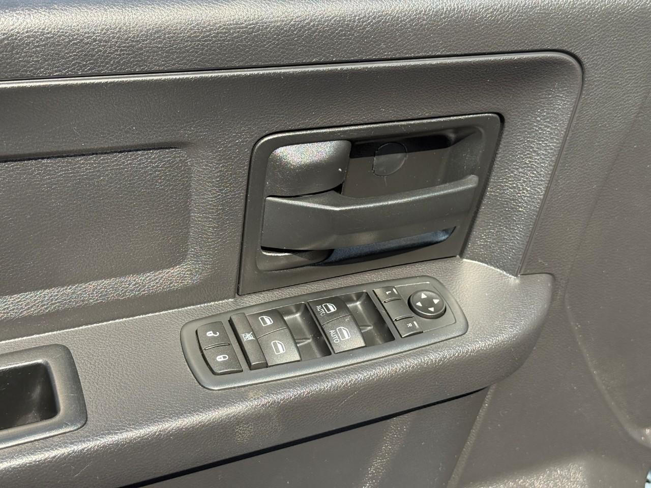 Ram 1500 Vehicle Full-screen Gallery Image 15
