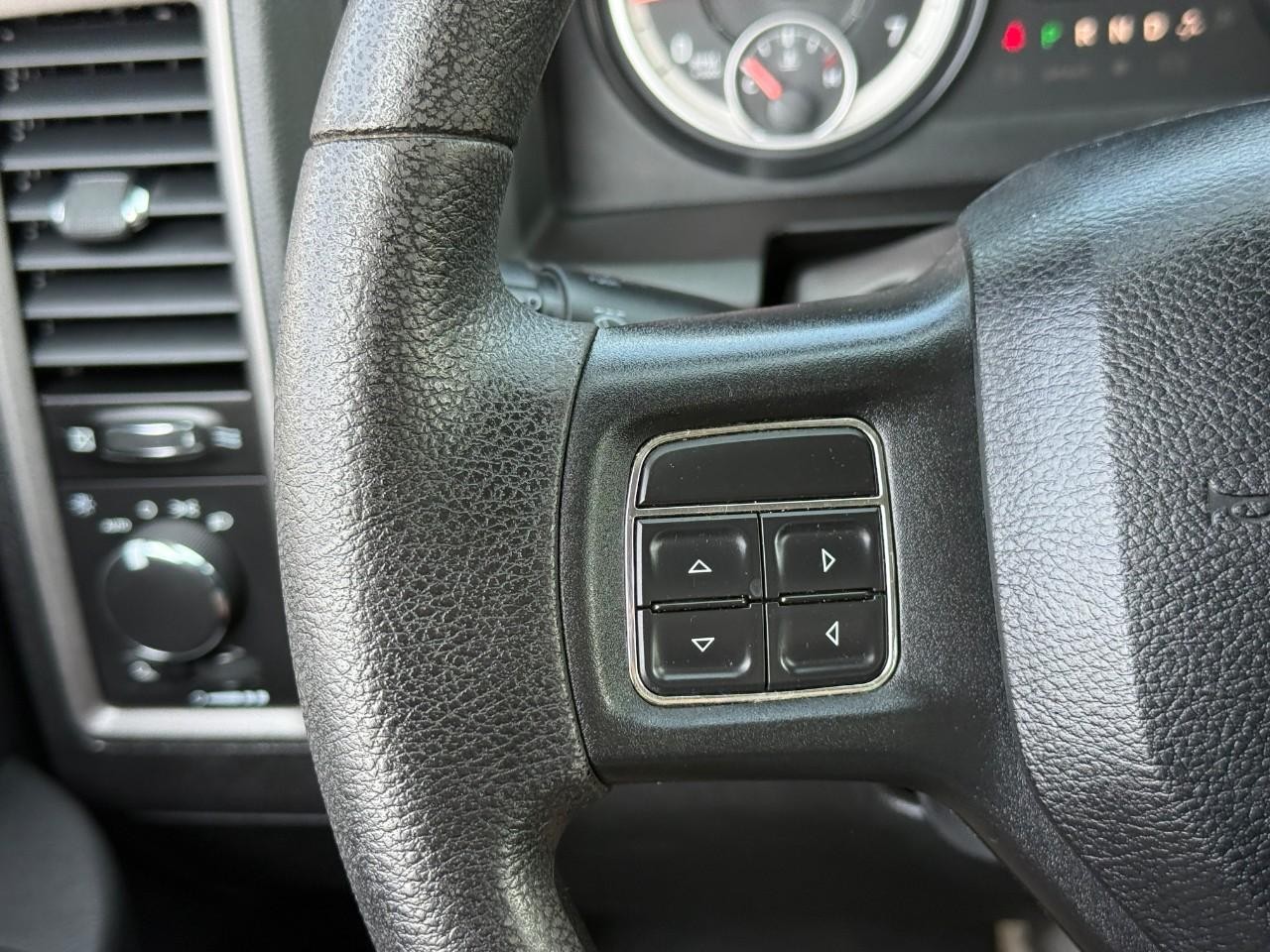 Ram 1500 Vehicle Full-screen Gallery Image 16