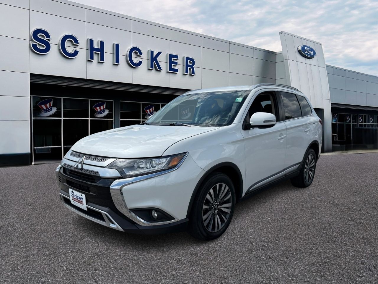 Mitsubishi Outlander Vehicle Full-screen Gallery Image 04