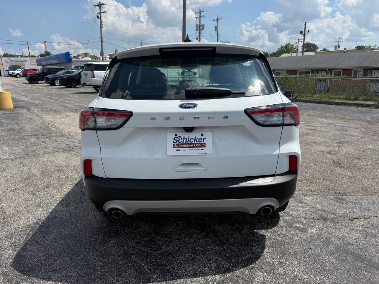 Ford Escape Vehicle Full-screen Gallery Image 08