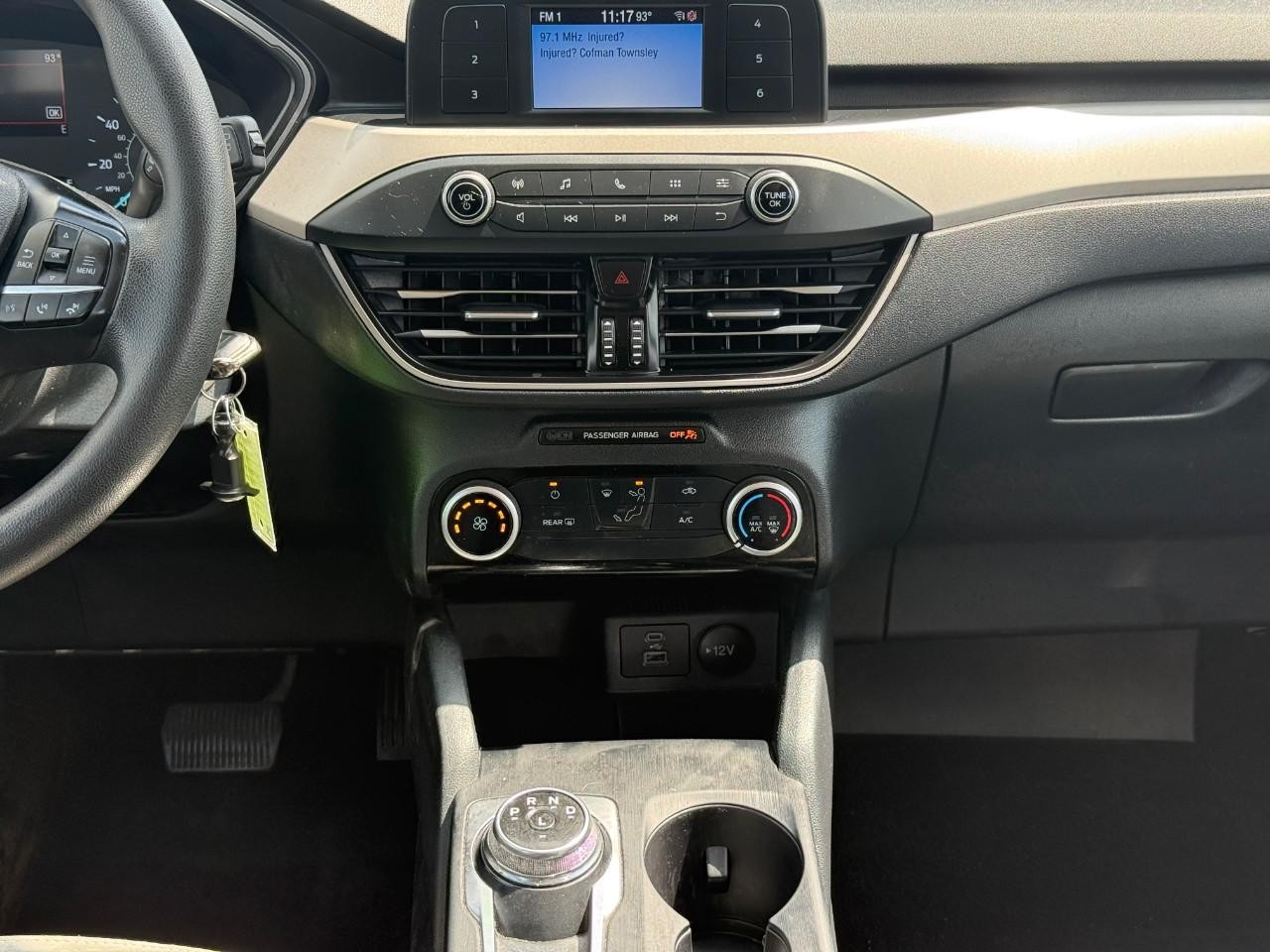 Ford Escape Vehicle Full-screen Gallery Image 14