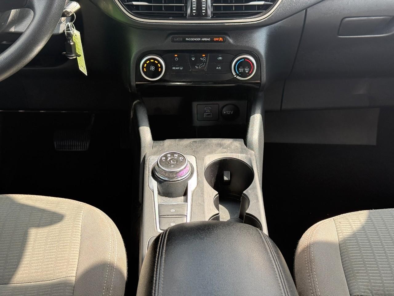 Ford Escape Vehicle Full-screen Gallery Image 15