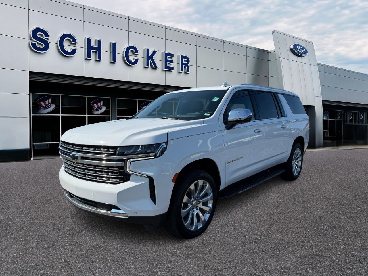 Chevrolet Suburban Vehicle Full-screen Gallery Image 04