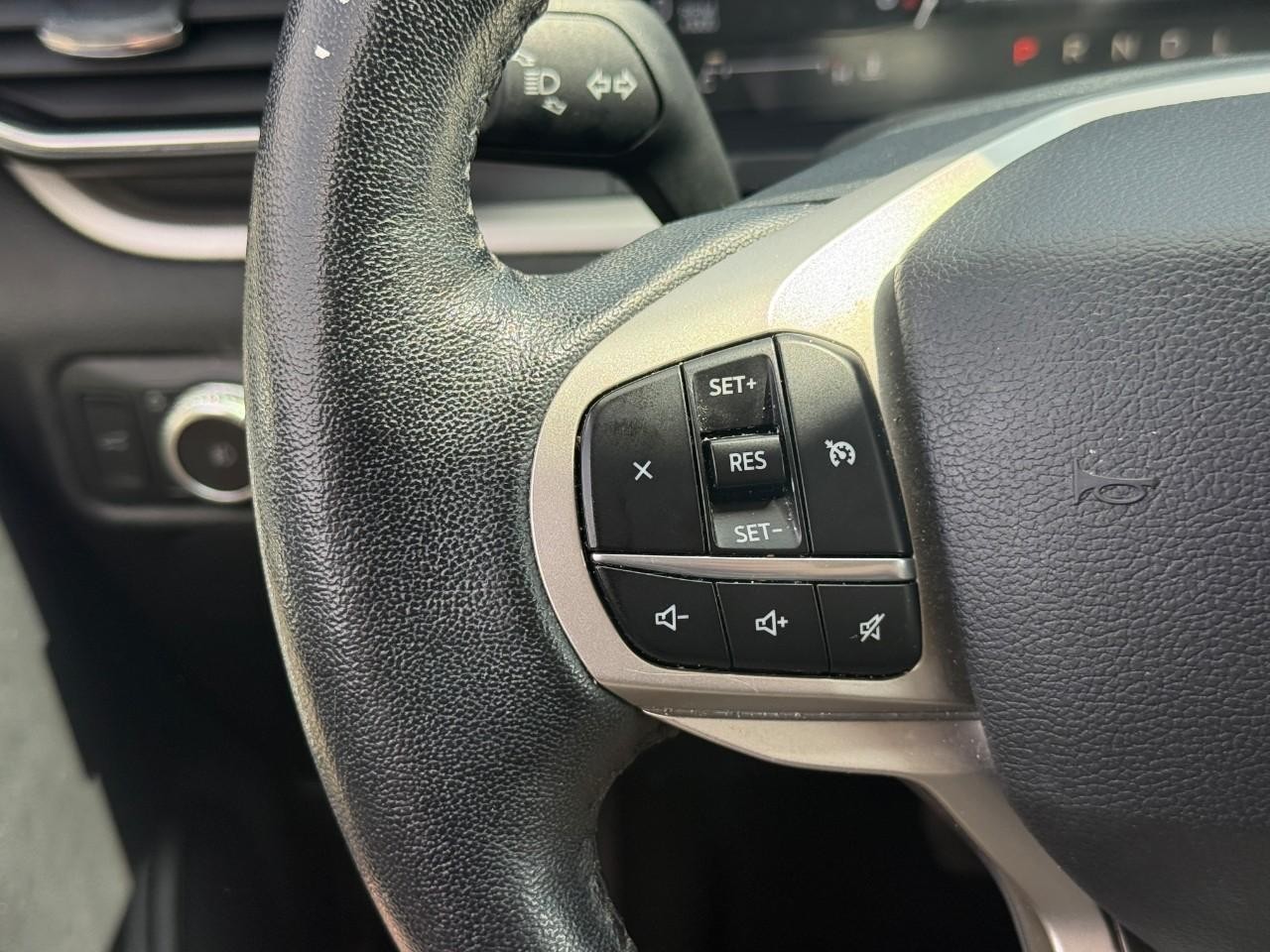 Ford Explorer Vehicle Full-screen Gallery Image 21