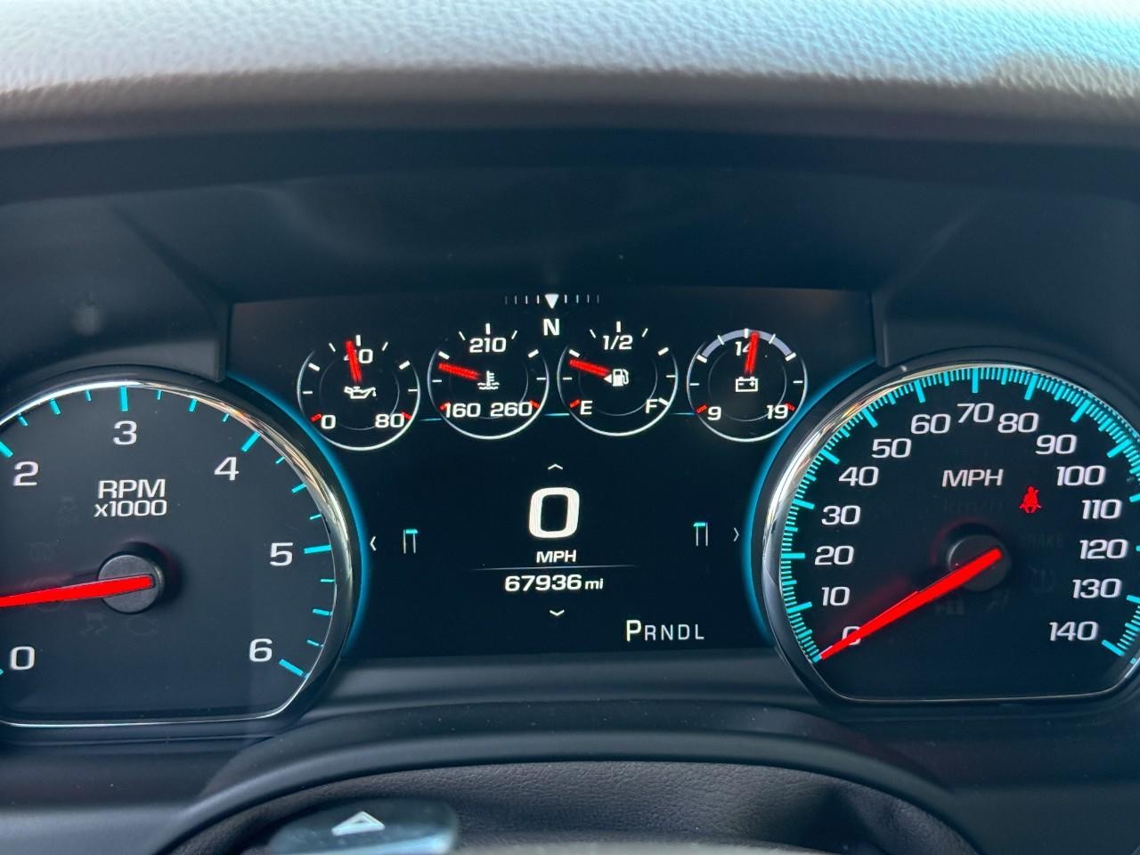 GMC Yukon XL Vehicle Full-screen Gallery Image 19