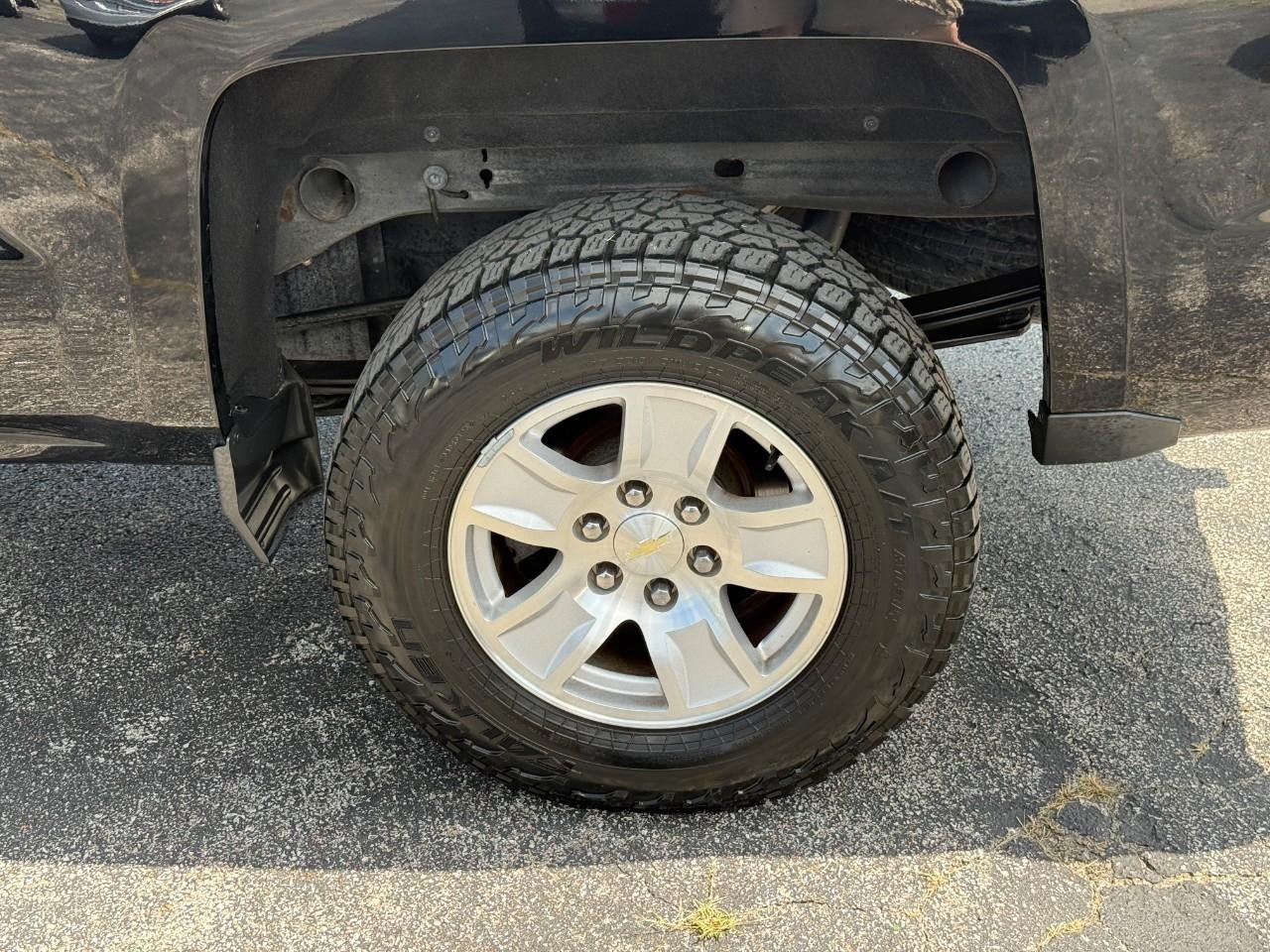 Chevrolet Silverado 1500 LD Vehicle Full-screen Gallery Image 06