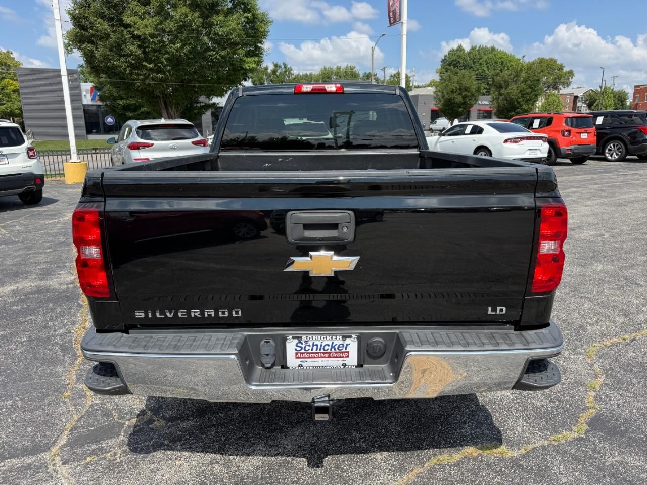 Chevrolet Silverado 1500 LD Vehicle Full-screen Gallery Image 08