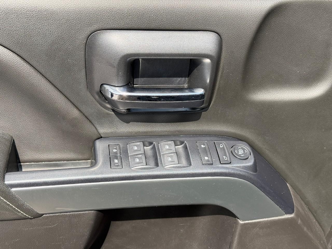 Chevrolet Silverado 1500 LD Vehicle Full-screen Gallery Image 10