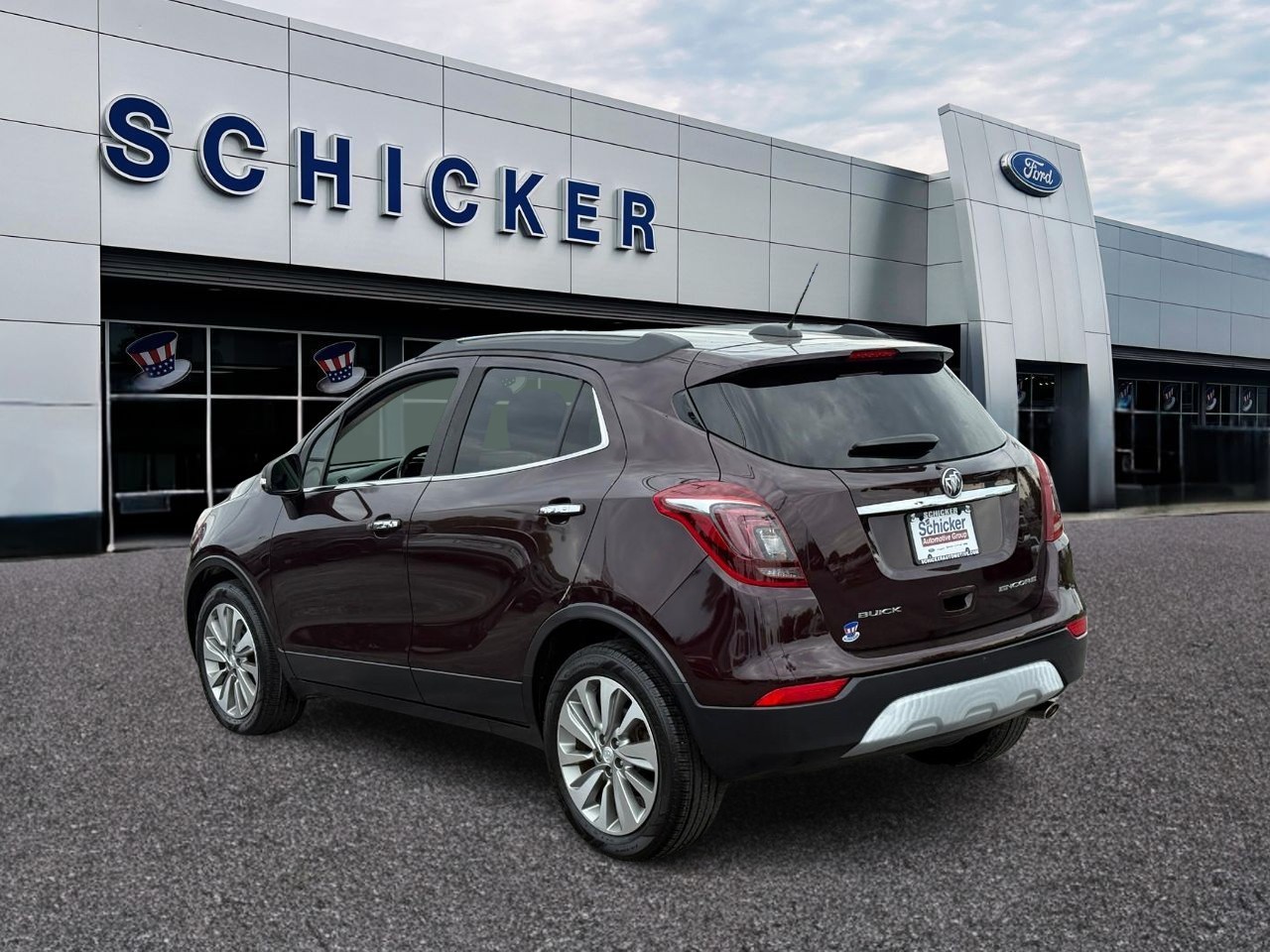 Buick Encore Vehicle Full-screen Gallery Image 03