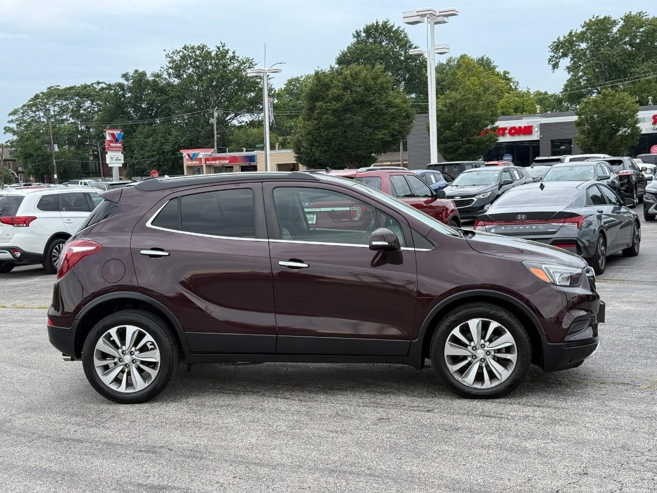 Buick Encore Vehicle Full-screen Gallery Image 05