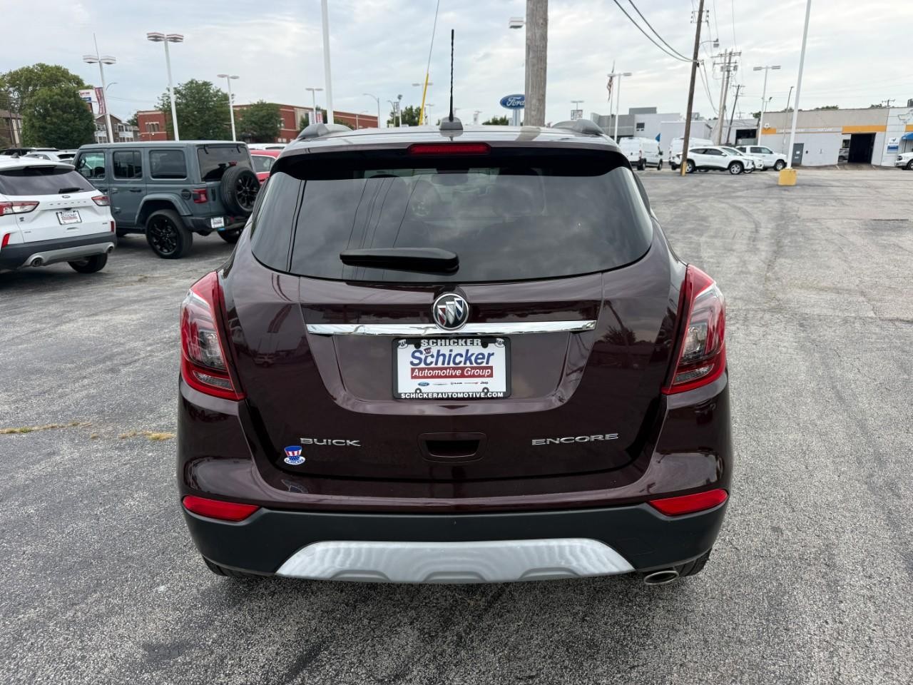 Buick Encore Vehicle Full-screen Gallery Image 08