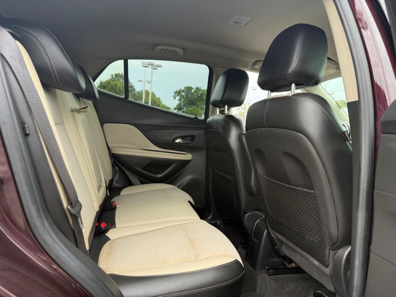 Buick Encore Vehicle Full-screen Gallery Image 10