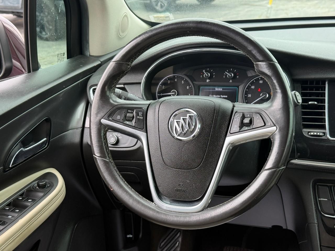 Buick Encore Vehicle Full-screen Gallery Image 12