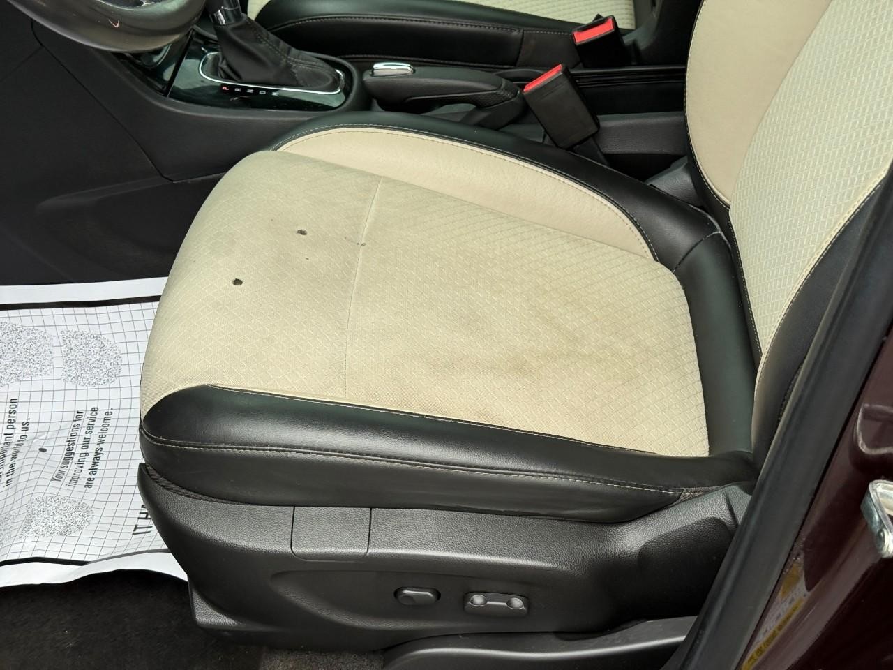 Buick Encore Vehicle Full-screen Gallery Image 16