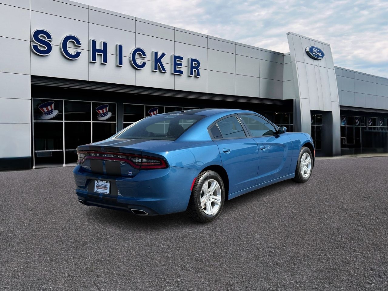 Dodge Charger Vehicle Full-screen Gallery Image 02
