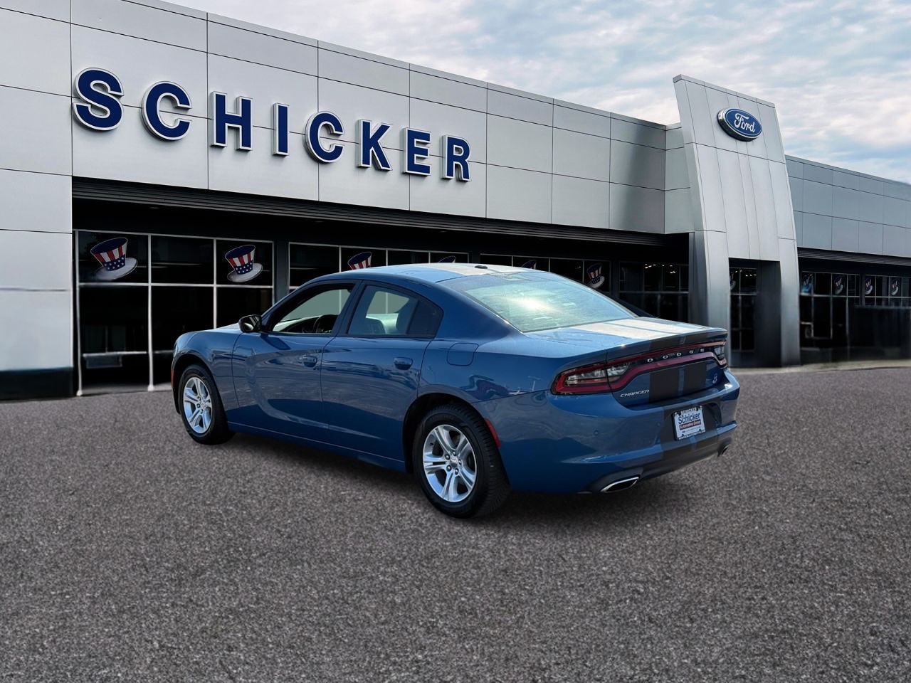 Dodge Charger Vehicle Full-screen Gallery Image 03