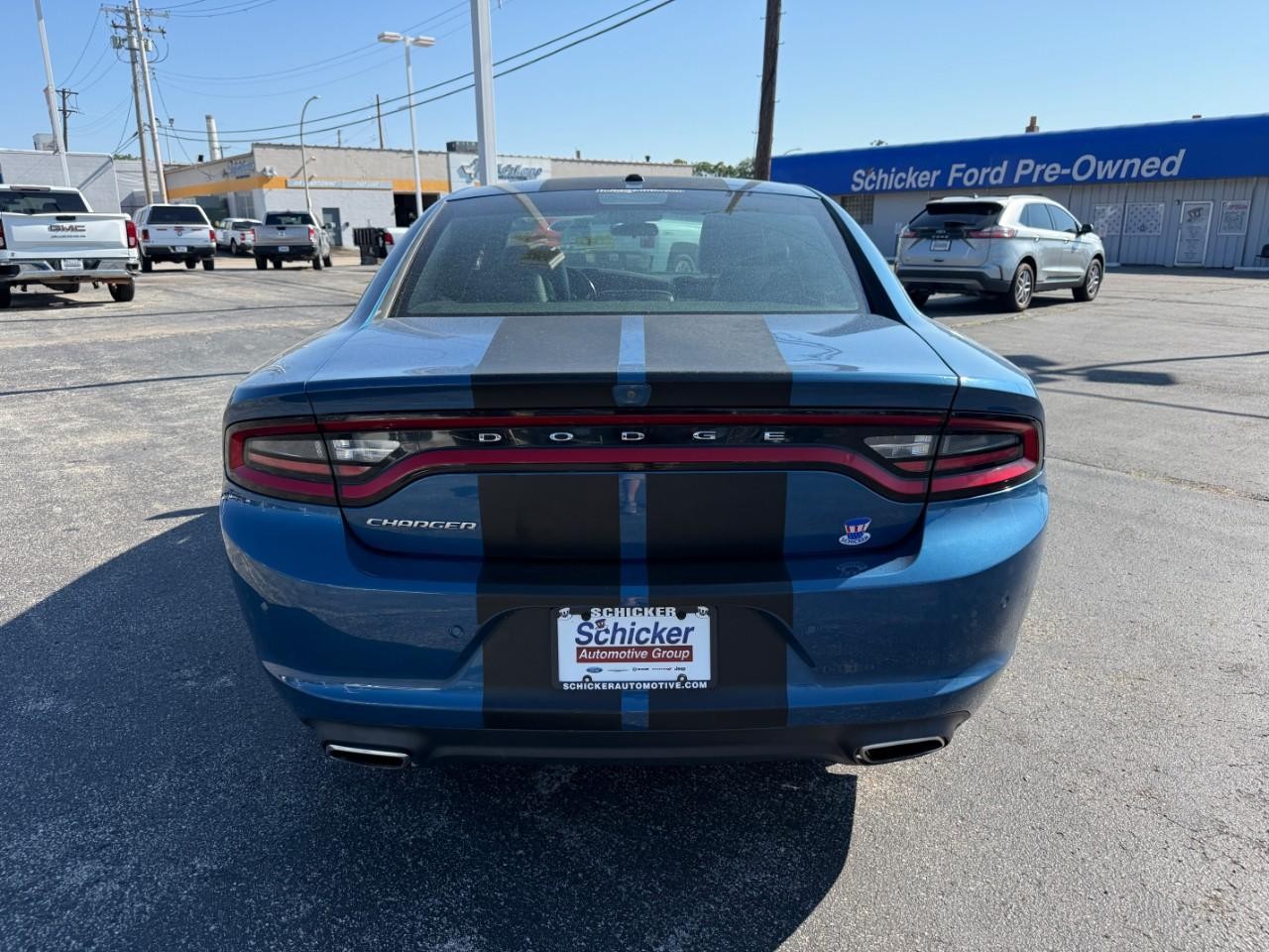 Dodge Charger Vehicle Full-screen Gallery Image 08