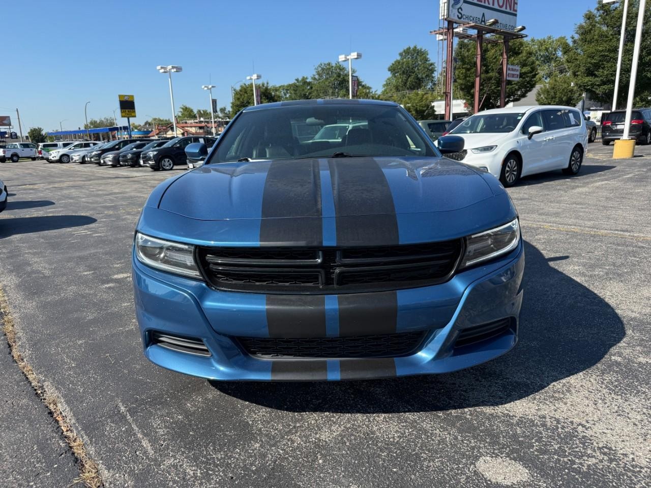 Dodge Charger Vehicle Full-screen Gallery Image 09