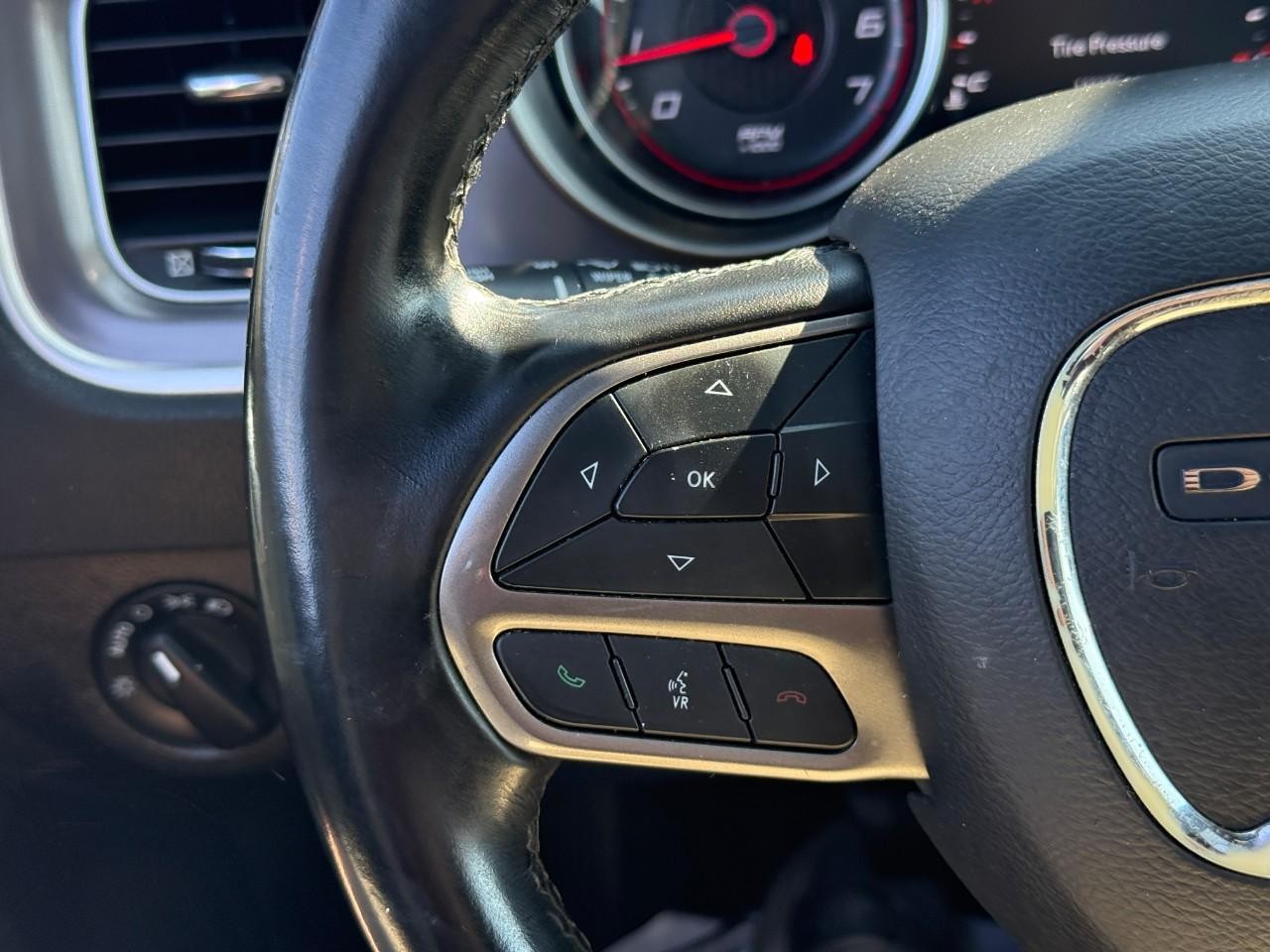 Dodge Charger Vehicle Full-screen Gallery Image 19