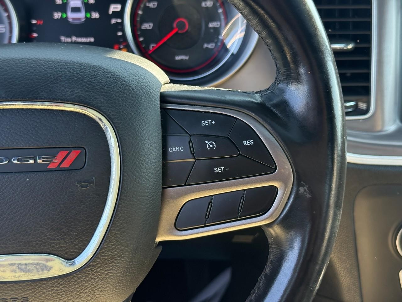 Dodge Charger Vehicle Full-screen Gallery Image 20