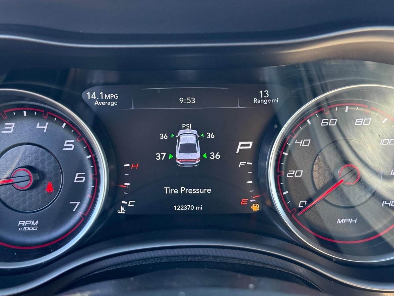 Dodge Charger Vehicle Full-screen Gallery Image 21