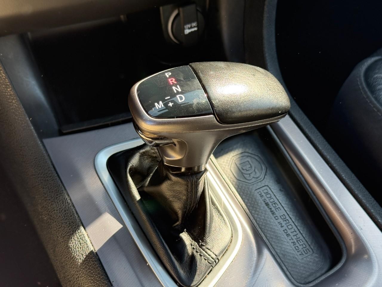 Dodge Charger Vehicle Full-screen Gallery Image 22