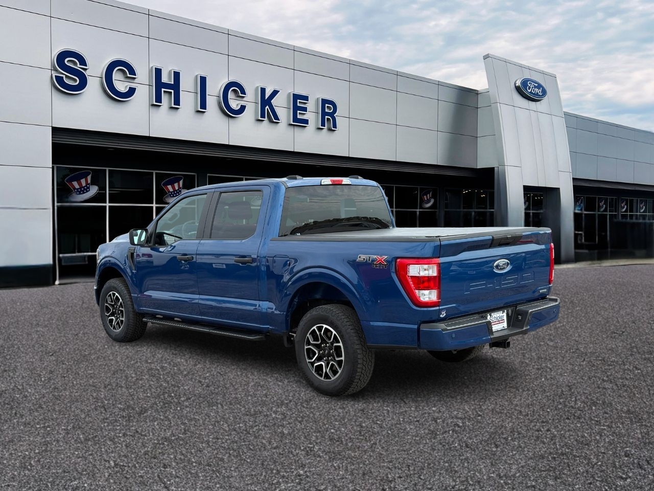 Ford F-150 Vehicle Full-screen Gallery Image 03