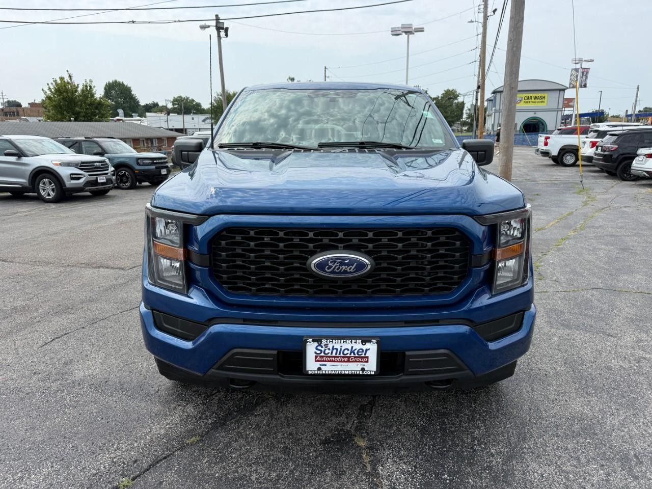 Ford F-150 Vehicle Full-screen Gallery Image 05