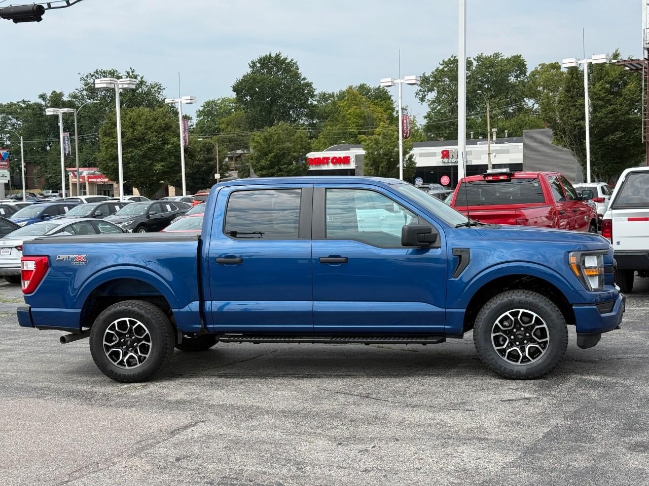 Ford F-150 Vehicle Full-screen Gallery Image 06