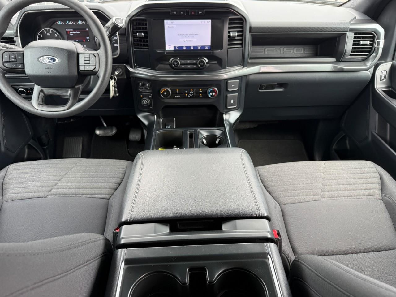 Ford F-150 Vehicle Full-screen Gallery Image 11